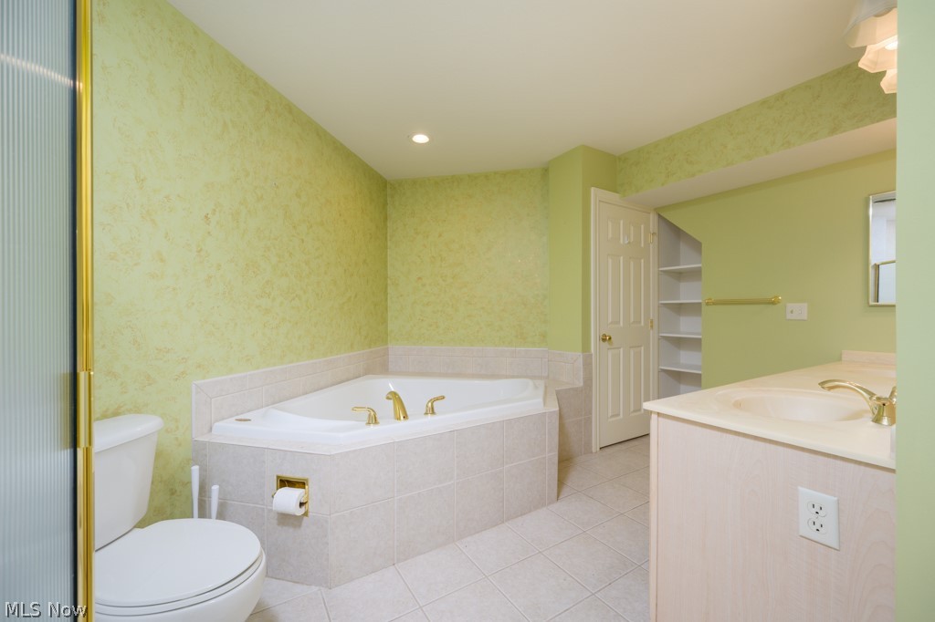 Back Bay/Arrowhead Condo - Residential