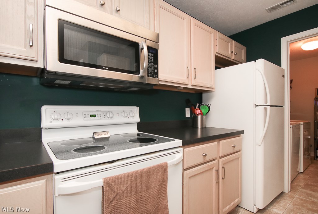 Lenox Crk Condo Ph 02 - Residential