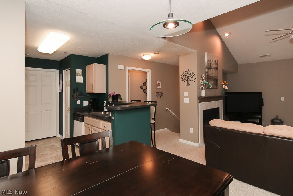 Lenox Crk Condo Ph 02 - Residential