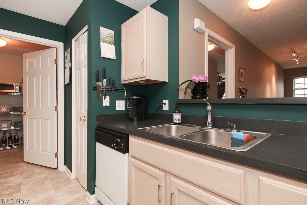 Lenox Crk Condo Ph 02 - Residential