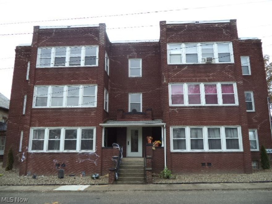 This 2 Bedroom/1 Bath 1st Floor Apartment is located in Salem.  Enclosed porch/sun room, kitchen complete with stove and refrigerator, formal dining room and living room.  There is a washer and dryer in the building.  Monthly rent is $475.00 plus electric.  Heat, water and trash are included.   Full deposit and first months rent required. No smoking or pets permitted.