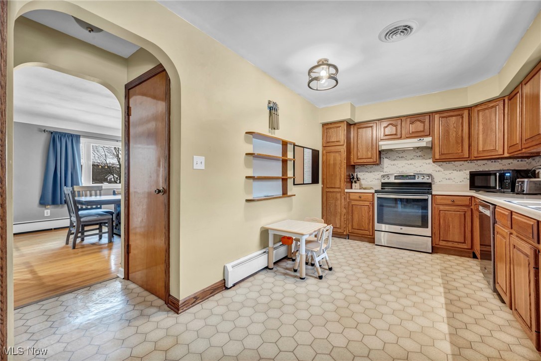 7663 Jennings Drive, Painesville, Ohio image 13