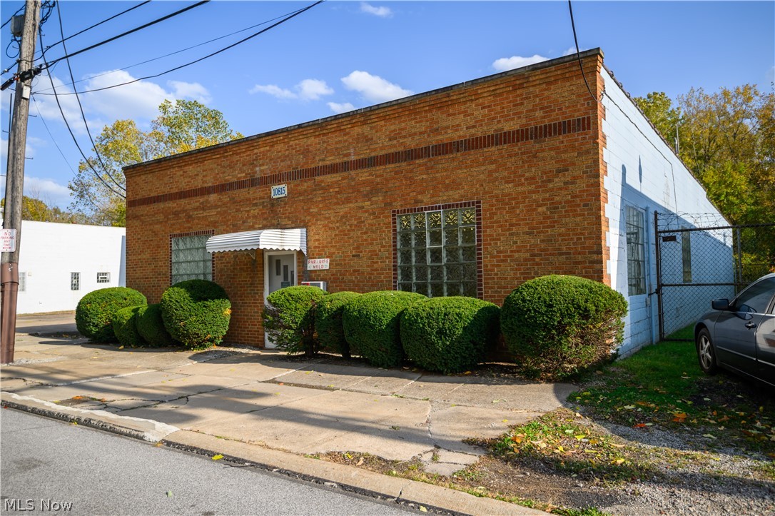 Moses & Day - Commercial Sale