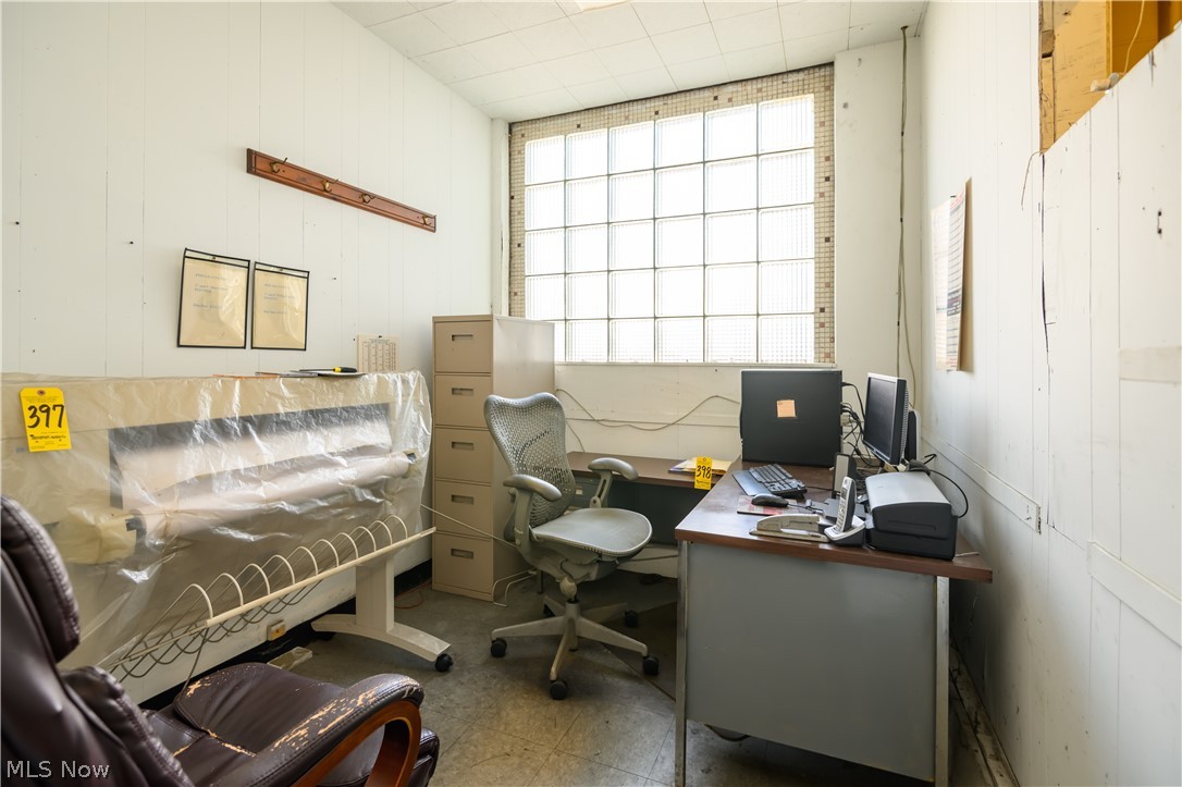 Moses & Day - Commercial Sale