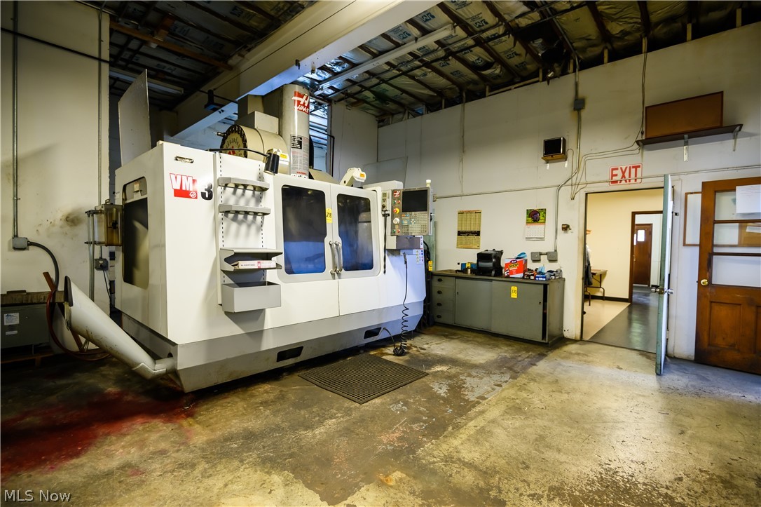 Moses & Day - Commercial Sale