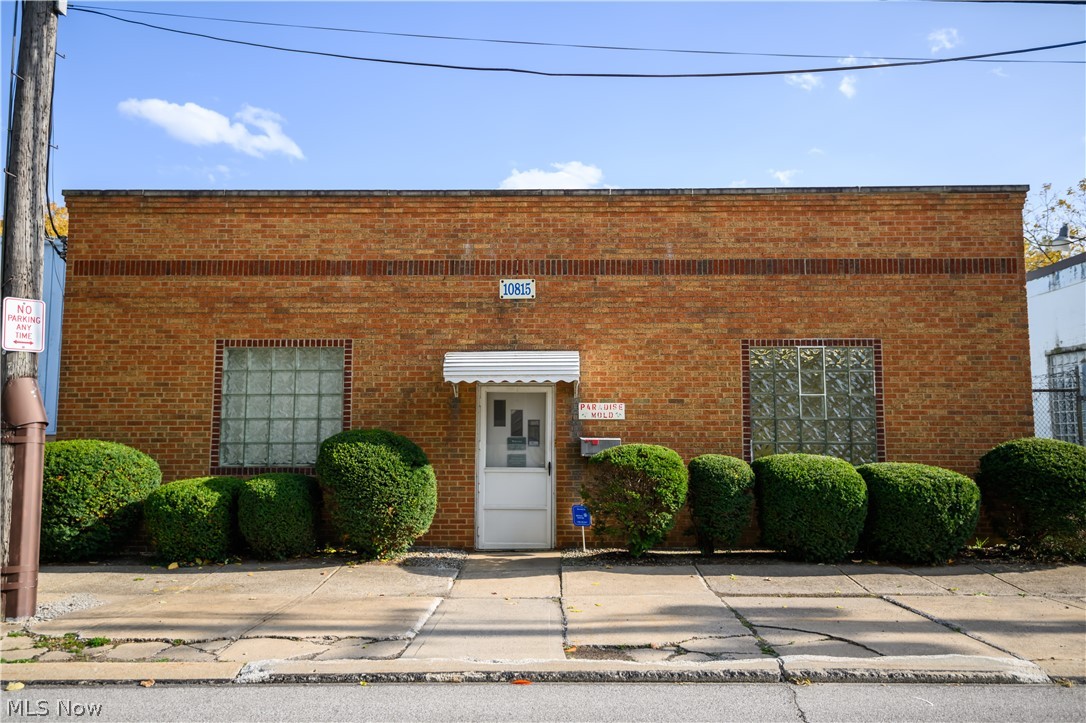 Moses & Day - Commercial Sale