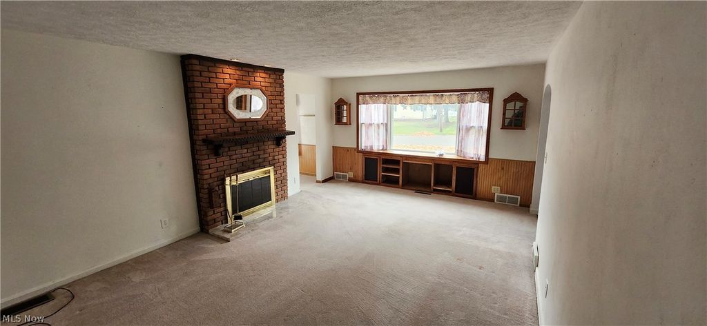 Photo of 934 Summit Drive, Ashland, OH 44805 (MLS # 5197137)