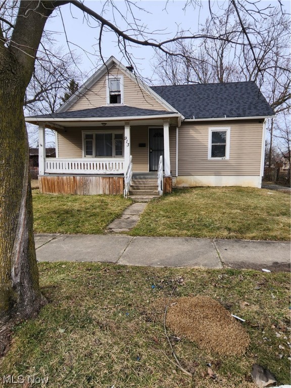 Nice Bungalow in west Akron with new furnace, hot water tank, and new roof all in 2022. Seller is selling as-is and will make no repairs
This is a perfect home for someone to add to their portfolio, or starter home. The upstairs is carpeted and spacious and the front and back door have new screen doors with locks.