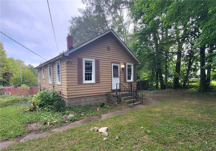 Let your imagination run wild!!! This 3 bedroom ranch with a full basement is sitting on over a half acre and is waiting for it's next
owner to add their own finishing touches! The first floor has been completely gutted down to the studs! You basically have an open
canvas to design. Most of your expensive items have recently been replaced...... You have a brand new roof, new vinyl windows, new
furnace, new electrical box, new main drain to septic and a new water meter. You mostly have cosmetics left and then you can move
right in!! Cash sale only. Call for your private tour today!