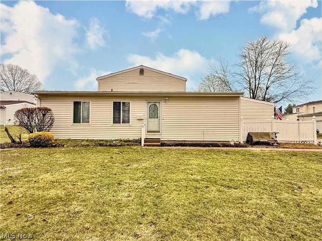 Photo of 330 Deepwood Drive, Wadsworth, OH 44281 (MLS # 5190665)