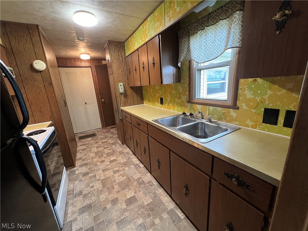 Schoenbrunn Tr - Residential