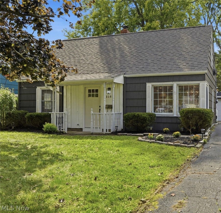 330 Inwood Boulevard