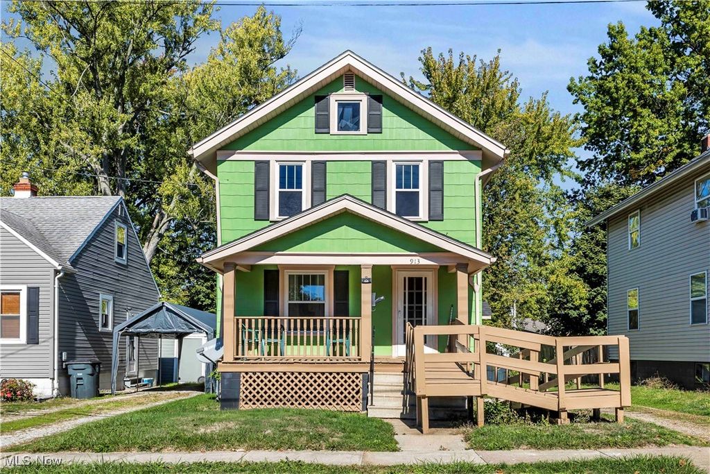 Photo of 913 Jason Avenue, Akron, OH 44314 (MLS # 5165370)