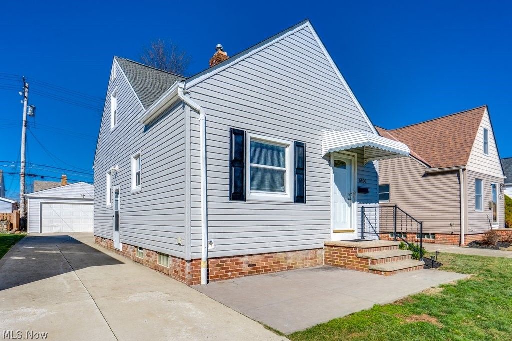 Photo of 6406 Sunderland Drive, Parma, OH 44129 (MLS # 5191886)