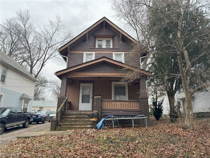 Great income property near the University of Akron.  The property is currently occupied by a tenant. This is a 4 bedroom, 1 bath colonial, full basement. The property has newer windows and a roof. The appliances, furnace, and hot water tank are new. Tenant occupied, no showings until accepted offer.