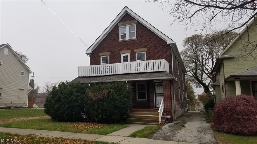 Fixer upper -- contractor special. Existing 4-plex plus convert attic into 2 additional lofts for a total of 6 units. Income is projected at $3,700/month: $675/month for four 2-bedrm units, plus $500/month for 2 lofts. Architect has as-builts and will complete all design & permitting for the 6 units. Cash cow! 25% annual return for a long term investor, or fix & flip for a profit. Opportunity Zone designation.