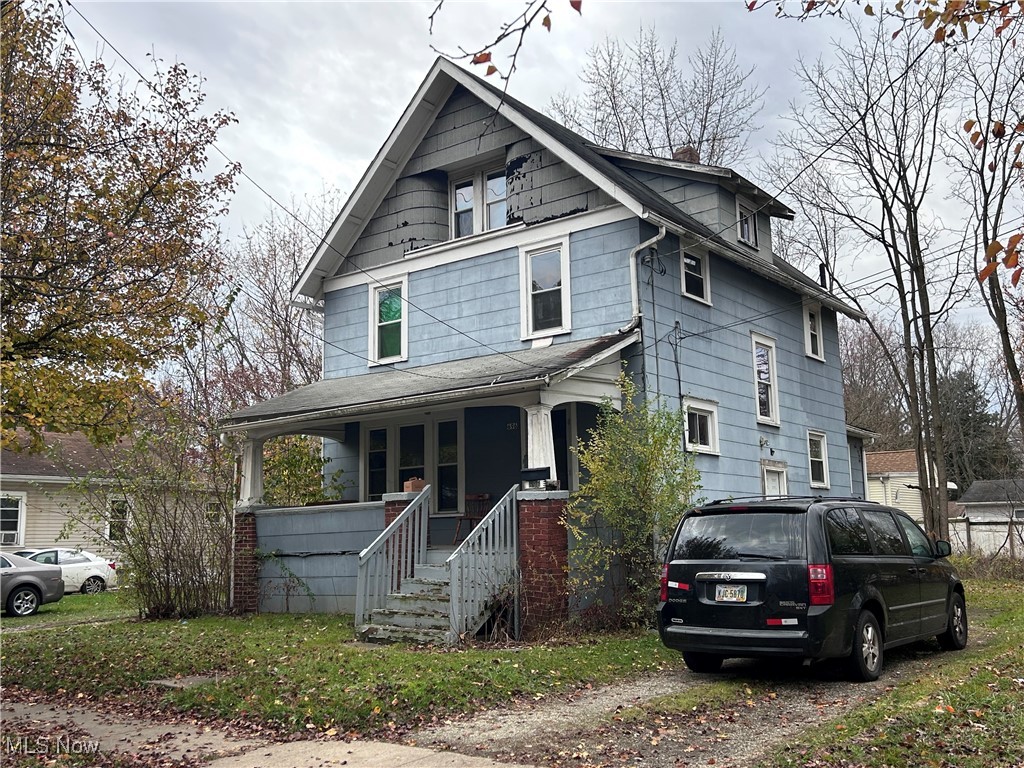 Expand your portfolio with this well-maintained duplex, located in a desirable Akron neighborhood. Featuring two spacious units, this property is fully occupied, providing immediate cash flow for savvy investors. Each unit offers functional layouts, ample living space, and modern amenities to attract and retain tenants. The property includes separate utilities, ensuring ease of management and added tenant satisfaction. Conveniently located near shopping, schools, and public transportation, this duplex is a turnkey investment ready to generate consistent income. Don’t miss out on this chance to add a profitable property to your portfolio!