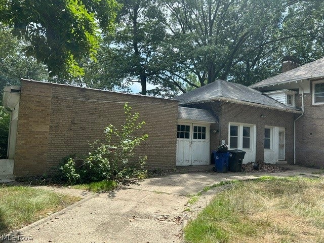 1229 East Boulevard