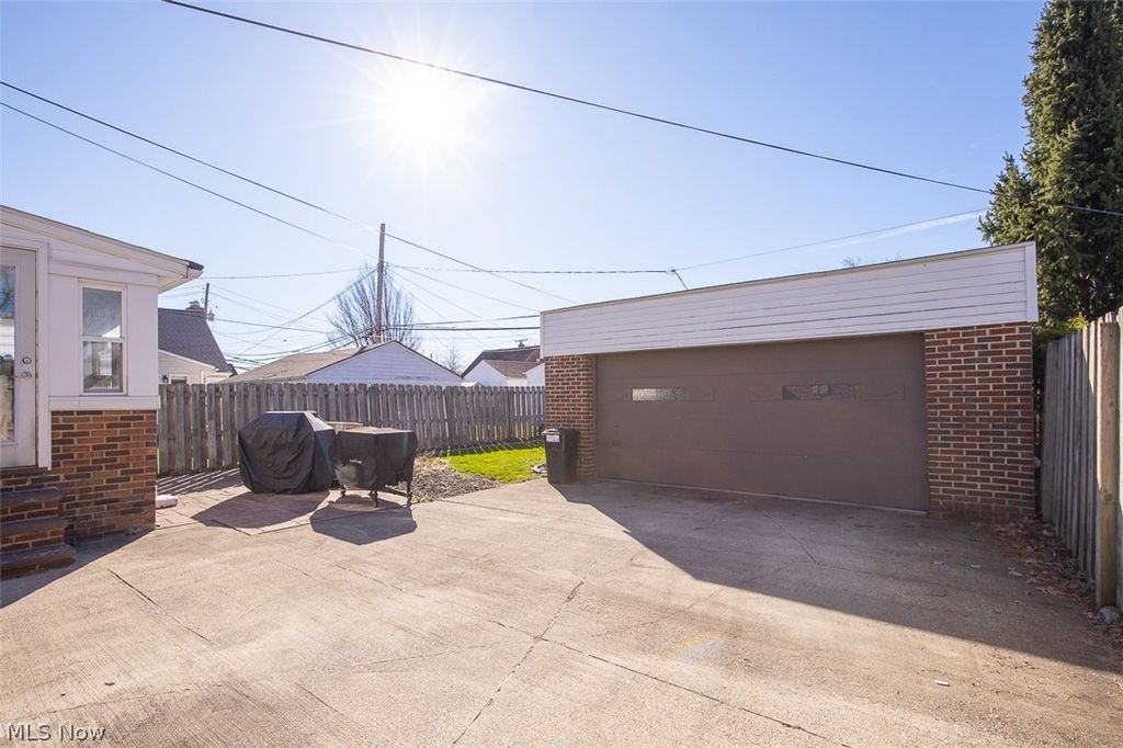 Photo of 903 North Avenue, Cleveland, OH 44134 (MLS # 5193369)