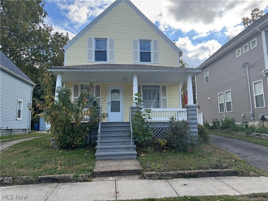 Photo of 12028 Wade Park Avenue, Cleveland, OH 44106 (MLS # 5189788)