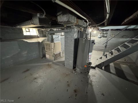 Tiny photo for 12028 Wade Park Avenue, Cleveland, OH 44106 (MLS # 5189788)