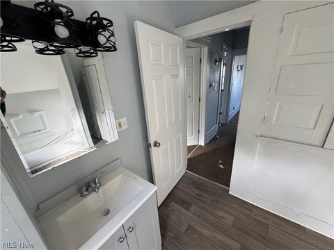 Tiny photo for 12028 Wade Park Avenue, Cleveland, OH 44106 (MLS # 5189788)