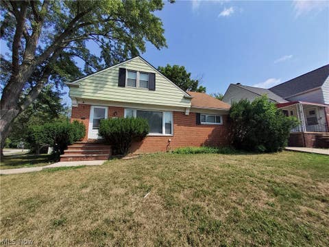 Homes For Sale - 4113 Stonehaven Road<br/> Cleveland, OH 44121