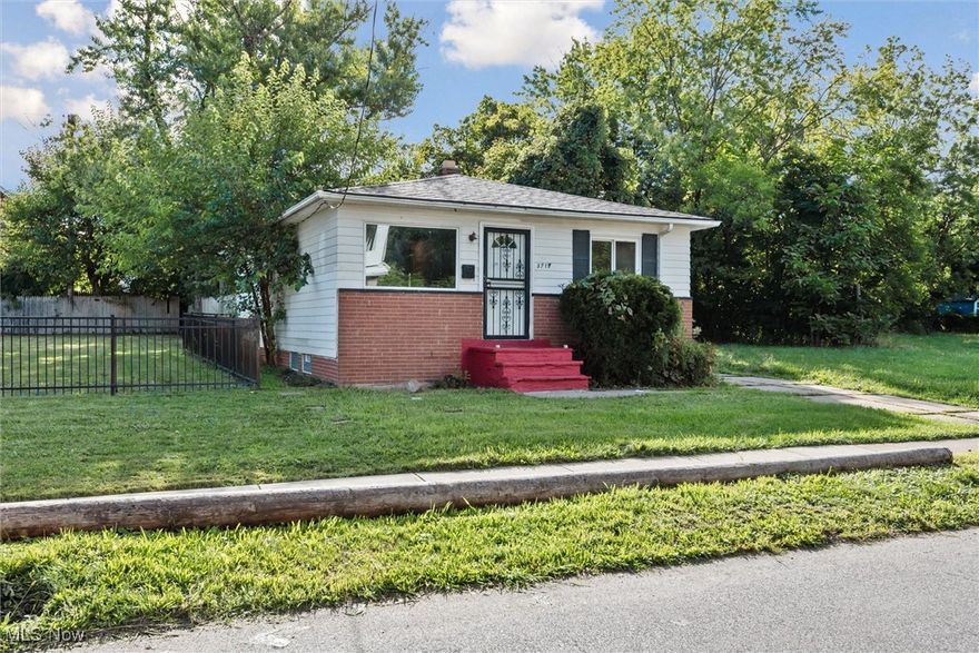 Great Ranch-Style Home! Enjoy convenient one-floor living with brand new Luxury Vinyl Plank Flooring flooring throughout. Bright, light-filled living room, open kitchen with dining area, 3 comfortable bedrooms, and a full bath. Step outside to a nice, private yard—perfect for relaxing or entertaining!
Tenant Responsibilities: Water, Sewer, Electric, gas, landscaping, and snow removal.
Application: Easy process. Vouchers are welcomed! Screening criteria for voucher holders: credit score 530+, no evictions, and no criminal record. Contact us today to schedule your showing!