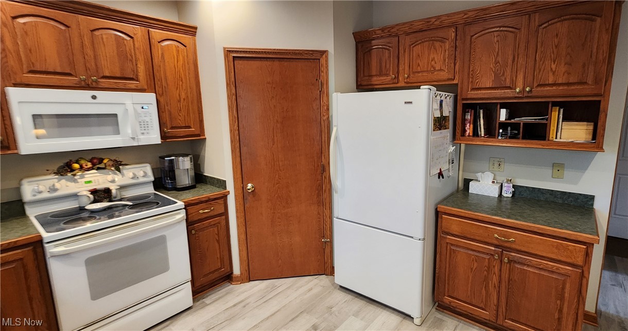 4664 Edgewater Drive, Stow, Ohio image 6