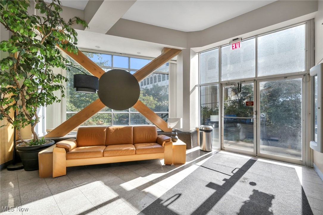 Condominiums/Stonebridge Ph #1 - Residential