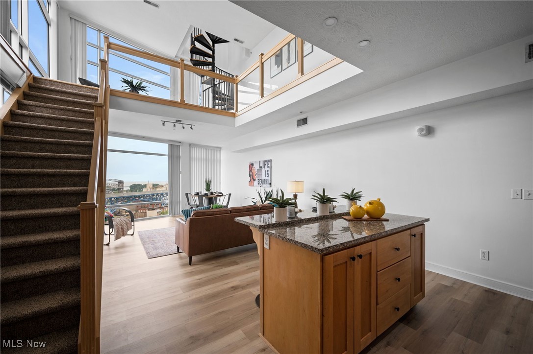 Condominiums/Stonebridge Ph #1 - Residential