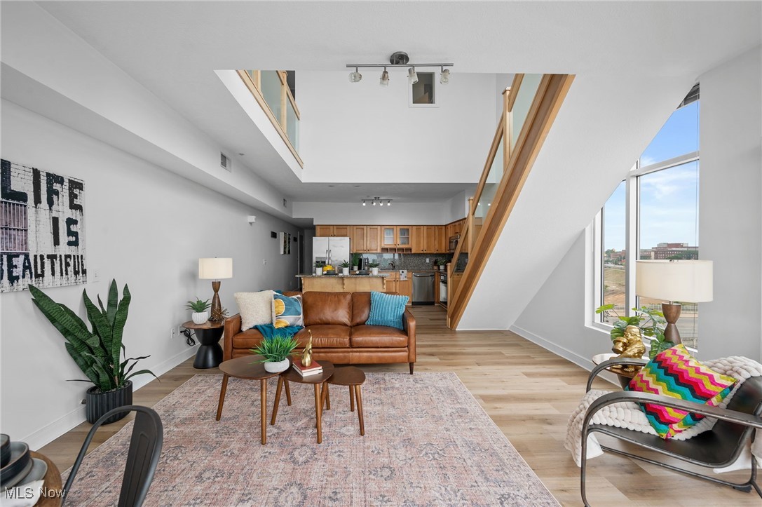 Condominiums/Stonebridge Ph #1 - Residential