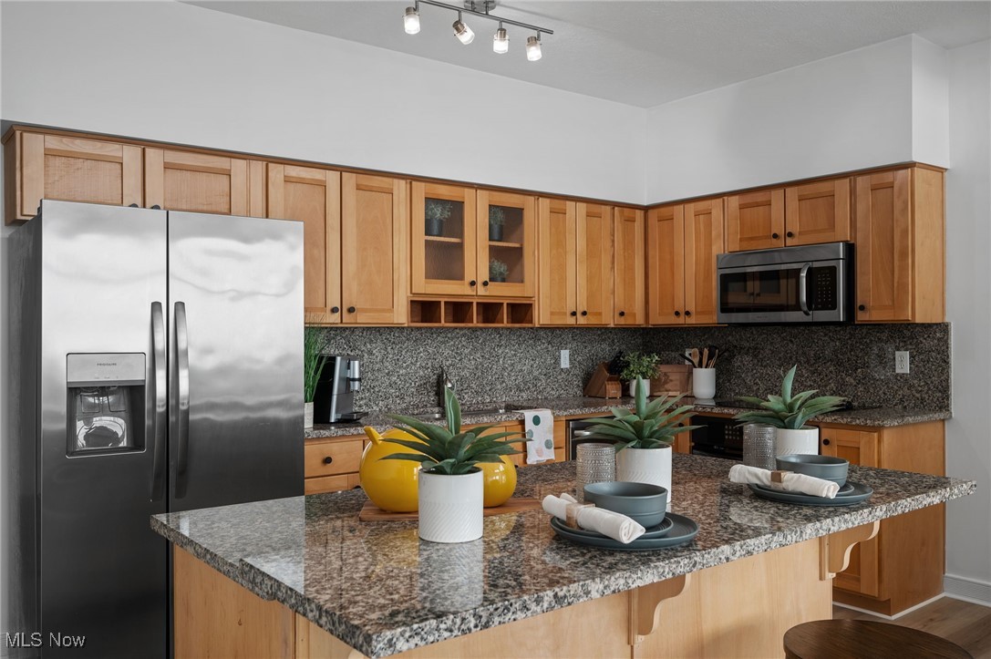 Condominiums/Stonebridge Ph #1 - Residential