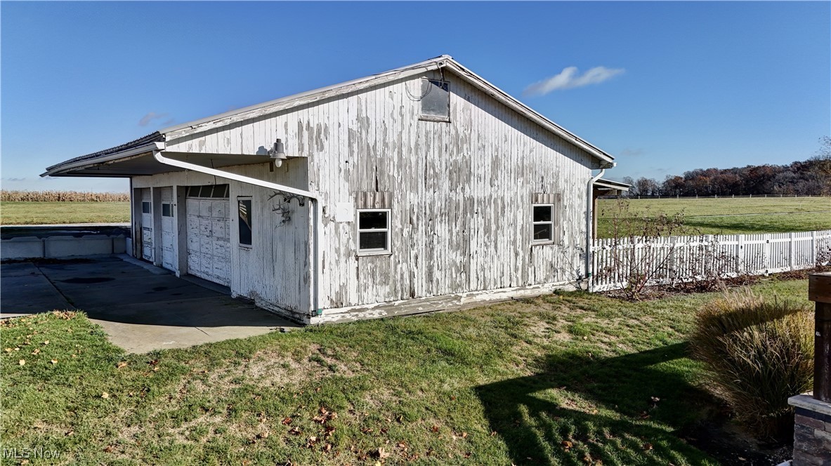 559 Pleasant Valley Road, Sugarcreek, Ohio image 32