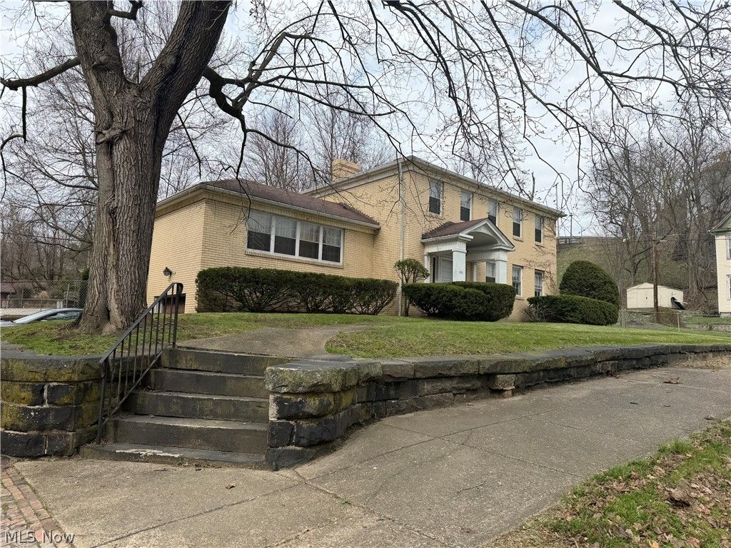 Photo of 615 E 4th Street, East Liverpool, OH 43920 (MLS # 5197760)