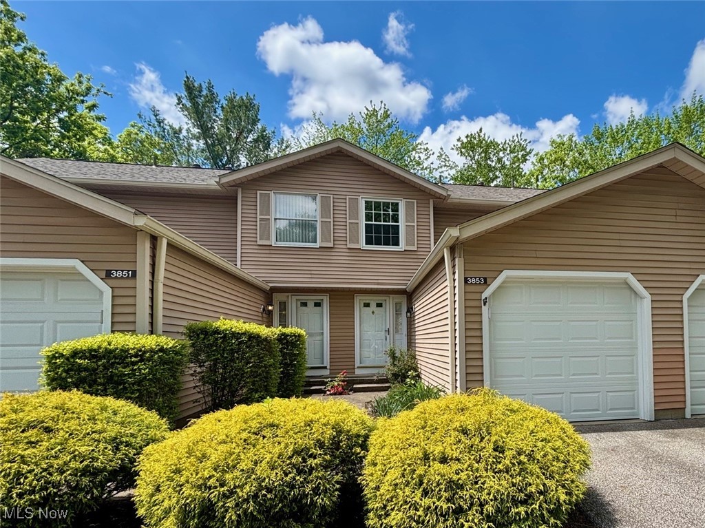 3853 Lake Run Boulevard, Stow, Ohio image 1