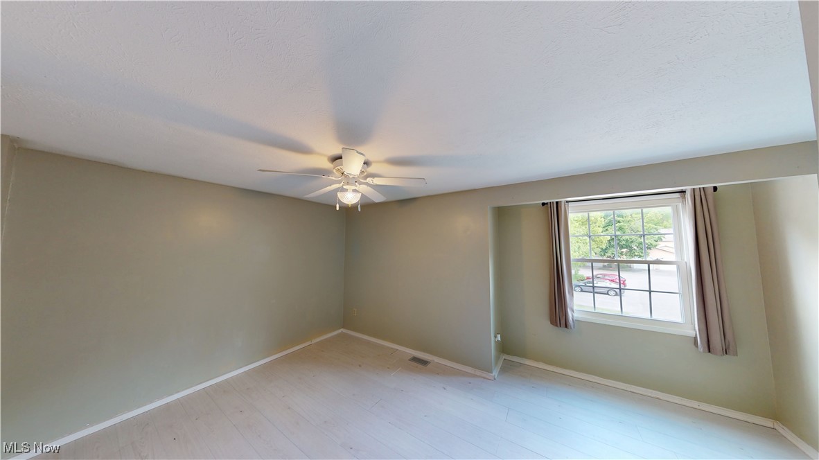 3853 Lake Run Boulevard, Stow, Ohio image 15