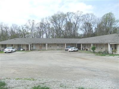 Great Location on Pearl Road between Brunswick and Medina. Purchase 2.56 acres with 194 feet of frontage on Pearl Road with cash generating motel on property. The motel has 12 rooms and two apartments !! The property has good cash flow and has the potential to be a real money maker.