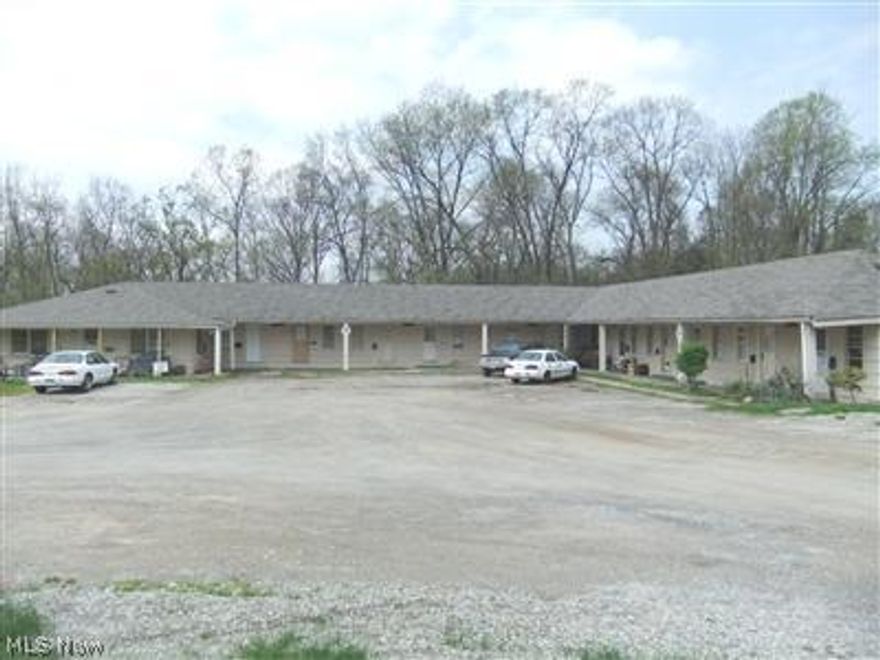 Great Location on Pearl Road between Brunswick and Medina.  Purchase 2.56 acres with 194 feet of frontage on Pearl Road with cash generating motel on property.  The motel has 12 rooms and two apartments !! The property has good cash flow and has the potential to be a real money maker.