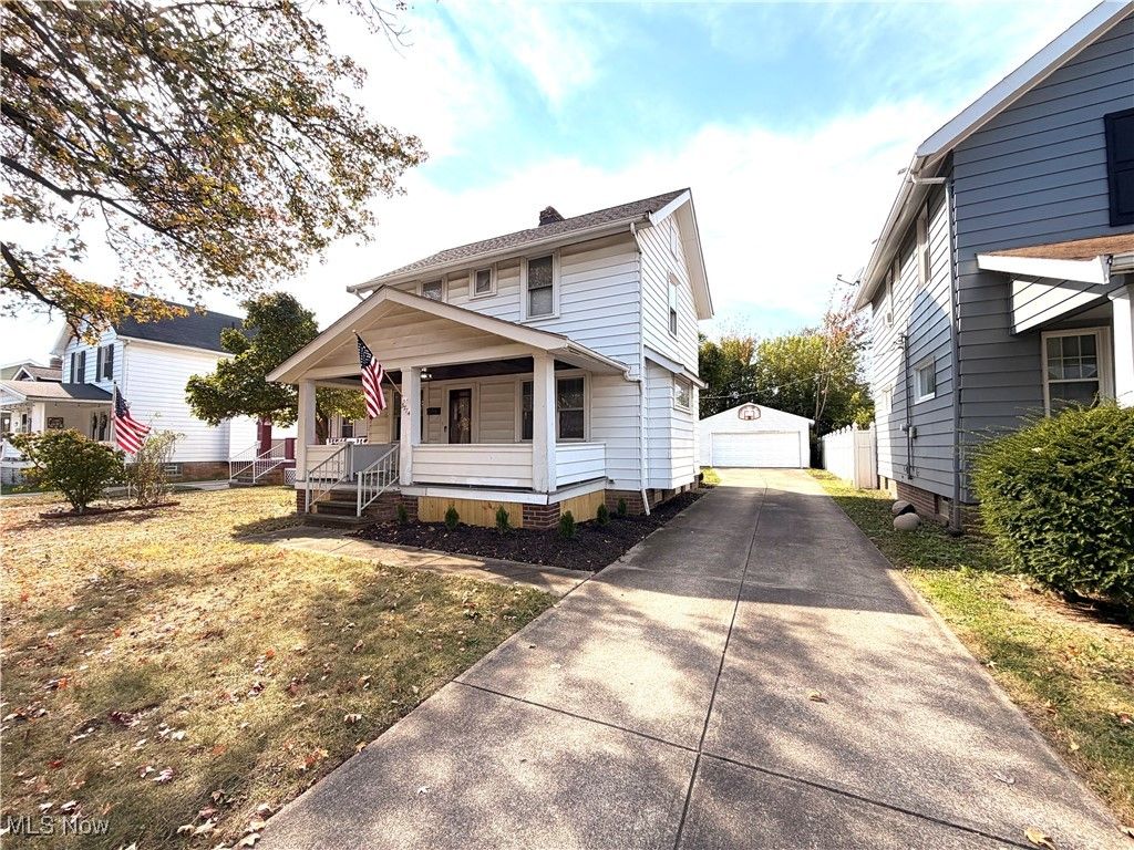 Photo of 3774 W 135th Street, Cleveland, OH 44111 (MLS # 5165731)