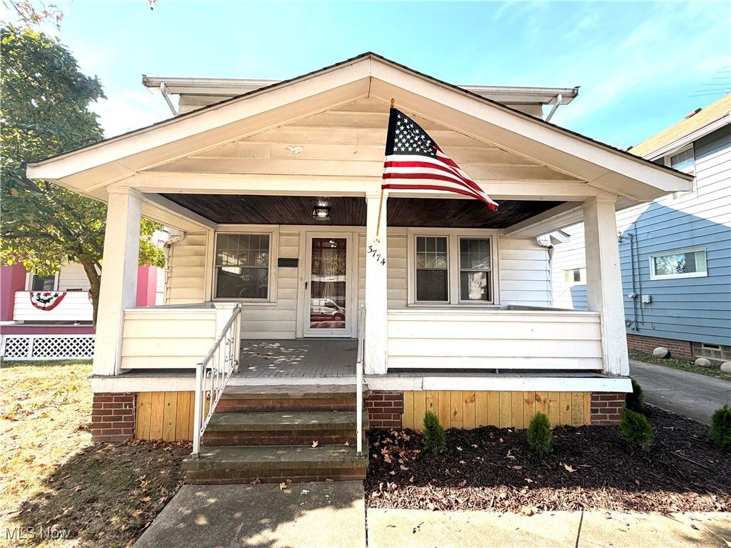 Photo of 3774 W 135th Street, Cleveland, OH 44111 (MLS # 5165731)