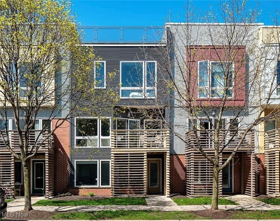 A Townhome with a View—and a Lifestyle to Match
Tucked into a tree-lined street in Battery Park, this thoughtfully maintained townhome offers more than just a home—it offers a front-row seat to the energy of one of Cleveland’s most loved neighborhoods. From lake views to local brews, 1262 W 74th puts you in the center of it all.
Inside, the home is filled with light thanks to oversized windows and a layout that works for a variety of lifestyles. Two spacious bedrooms each come with their own full bath, and the first-floor flex space easily serves as an office, guest room, or den. The attached two-car garage and generous storage make everyday living easy.
Step outside to find not just one, but two outdoor escapes—an oversized main-level balcony and a full-size rooftop deck with 360° views stretching from downtown to the lake. It’s the perfect setup for a morning coffee, sunset dinner, or just relaxing.
This is one of the few communities where the HOA takes care of nearly everything—roof, siding, decks, and more—making ownership refreshingly low-maintenance. The neighborhood is known for its walkability, friendly vibe, and close-knit mix of longtime locals and newcomers. Whether you’re headed to Edgewater Beach, grabbing dinner at Terrestrial Brewing, or commuting downtown, everything is just minutes away.
Quiet when you want it, connected when you don’t—this is urban living with balance.
Reach out today for your own private showing!