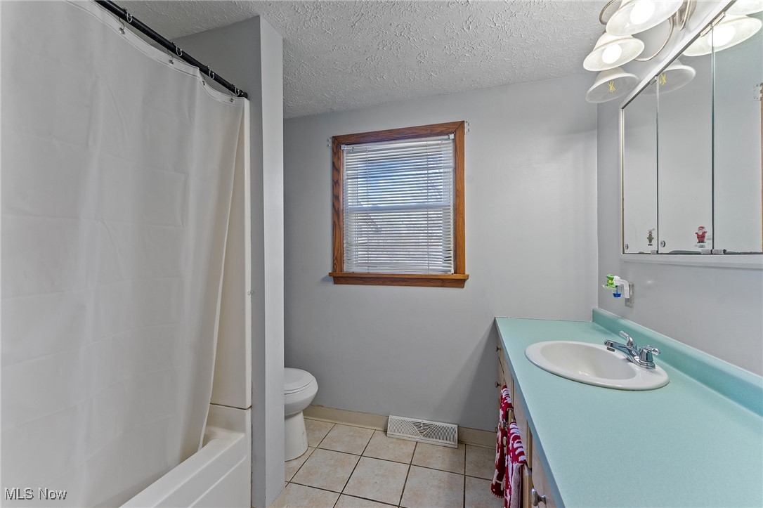 3473 Tall Oaks Lane, Austintown, Ohio image 22