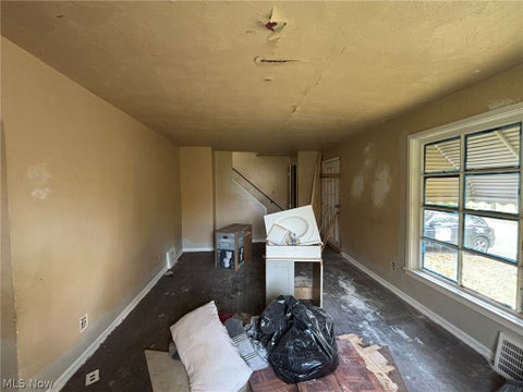 Tiny photo for 3833 E 144th Street, Cleveland, OH 44128 (MLS # 5252968)