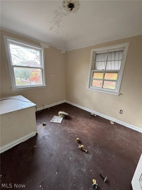 Tiny photo for 3833 E 144th Street, Cleveland, OH 44128 (MLS # 5252968)