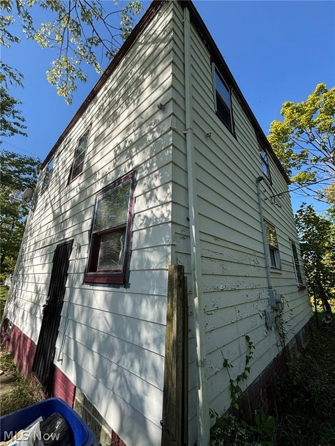 Tiny photo for 3833 E 144th Street, Cleveland, OH 44128 (MLS # 5252968)
