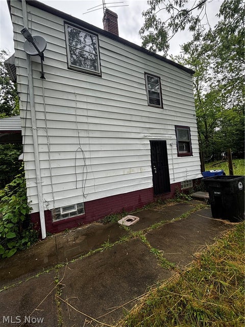 Tiny photo for 3833 E 144th Street, Cleveland, OH 44128 (MLS # 5252968)