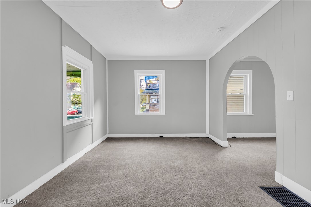 Diodate Clarks - Residential Income