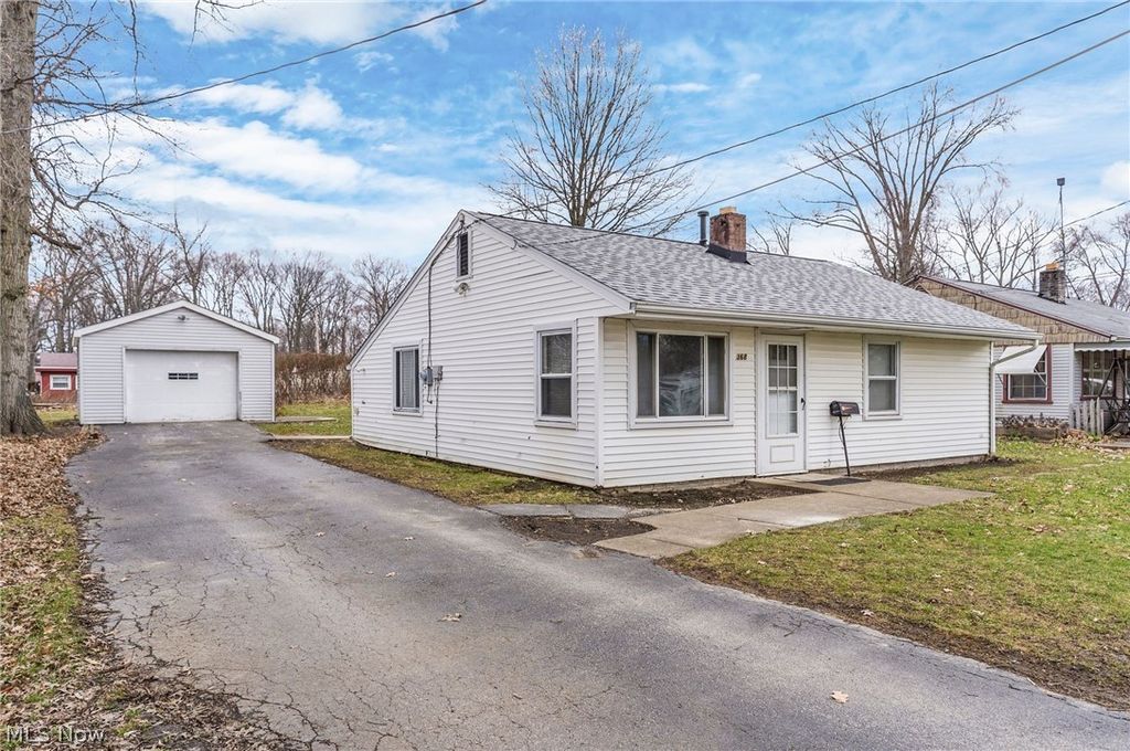 Photo of 368 Erskine Avenue, Boardman, OH 44512 (MLS # 5192804)