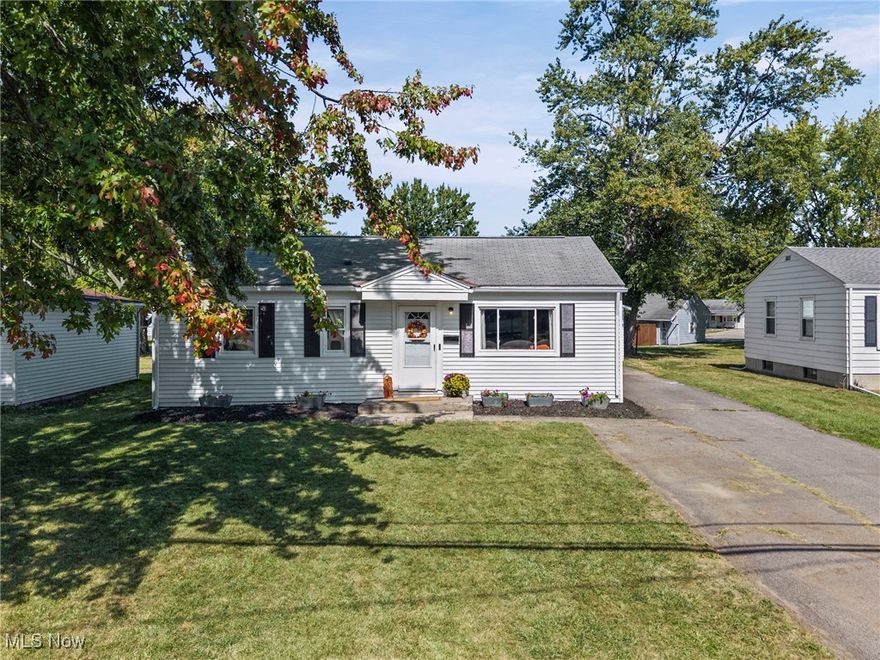 Charming ranch with In-Ground pool in a PRIME LOCATION. This cozy, move in ranch offer convenient single -level living and is perfect for anyone seeking comfort ease. Enjoy relaxing or entertaining by the beautiful in-ground pool, all set in a great location, close to everything you need. Features include and extra-large garage, a spacious driveway, brand new privacy vinyl fence and thoughtful updates throughout.
Don't miss this one !!! - Your next home awaits !